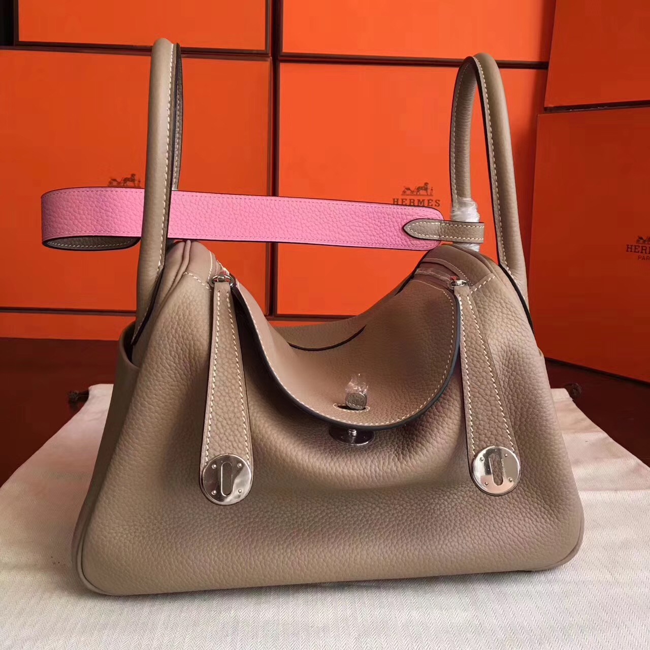 Hermes original top togo leather small lindy 26 bag H26 apricot&pink