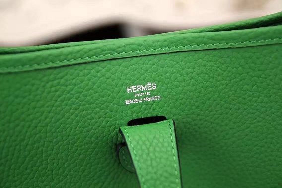Hermes original togo leather evelyne pm shoulder bag E28 green