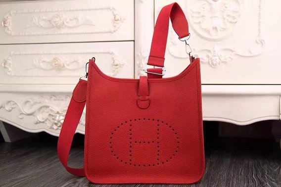 Hermes original togo leather evelyne pm shoulder bag E29 red