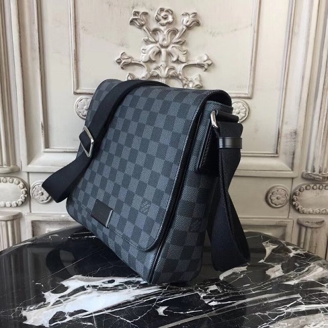 Louis vuitton original damier graphite district bag pm N41260