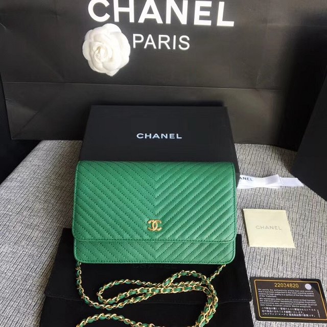 CC original grained leather woc chain bag 33814-8 green