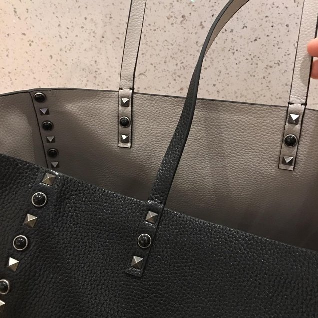 Valentino Garavani Rockstud calfskin shopper bag 0579 black&grey