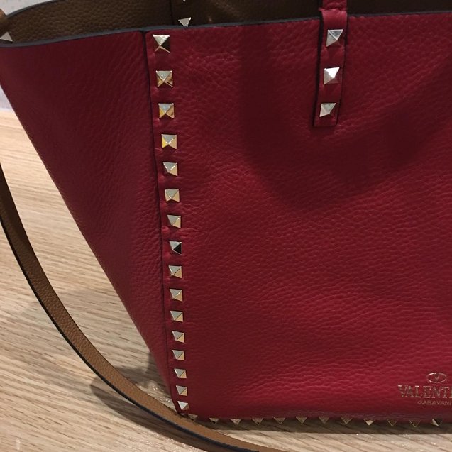 Valentino Garavani Rockstud calfskin shopper bag 0579 red