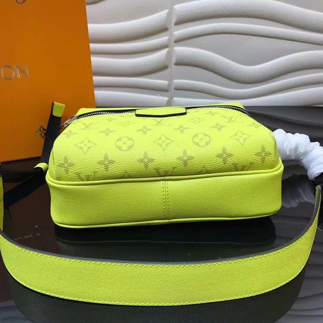 Louis vuitton original monogram outdoor messenger bag M30239 yellow