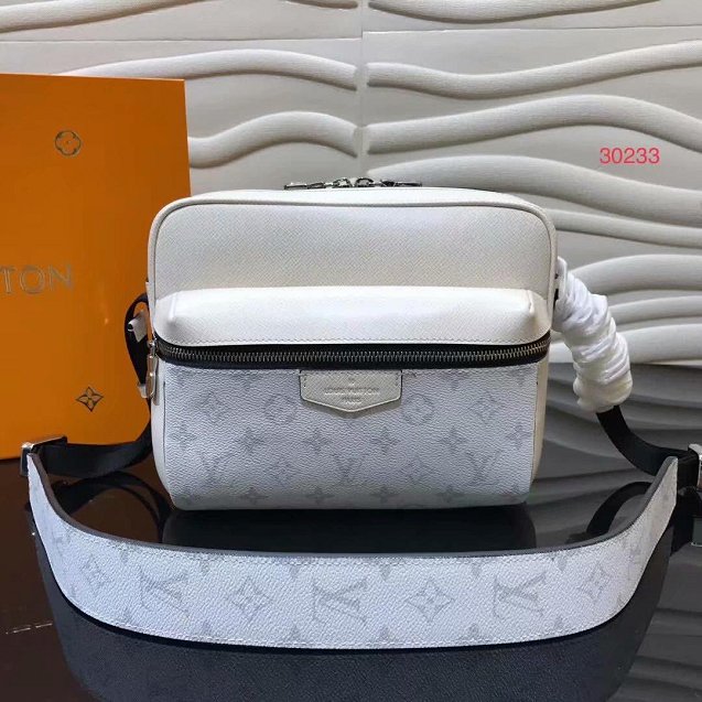 Louis vuitton original monogram outdoor messenger bag M30243 white