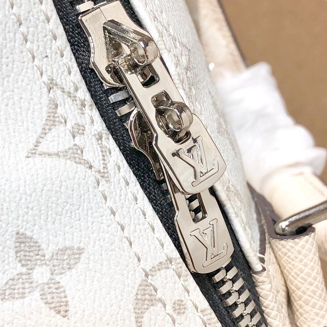 Louis vuitton original taiga leather keepall bandouliere 45 M94416 white