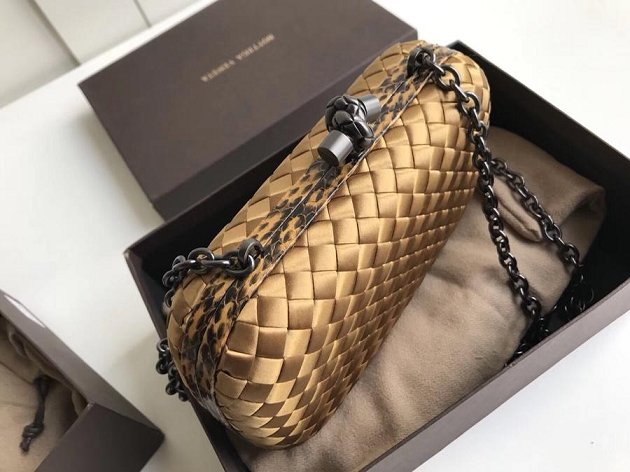 BV original silk chain knot clutch 498478 gold