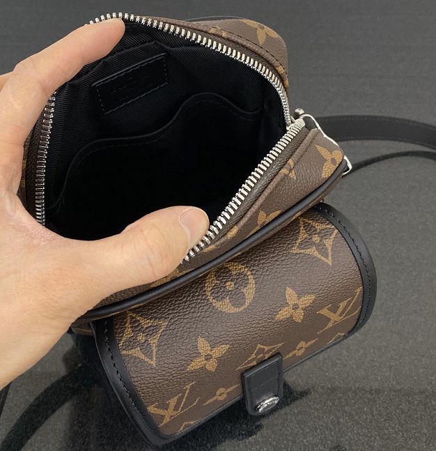 Louis vuitton original monogram mini messenger bag M69404 