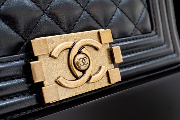 CC original customized lambskin small boy handbag A67085-2 black