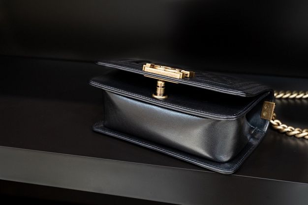 CC original customized lambskin small boy handbag A67085-2 black