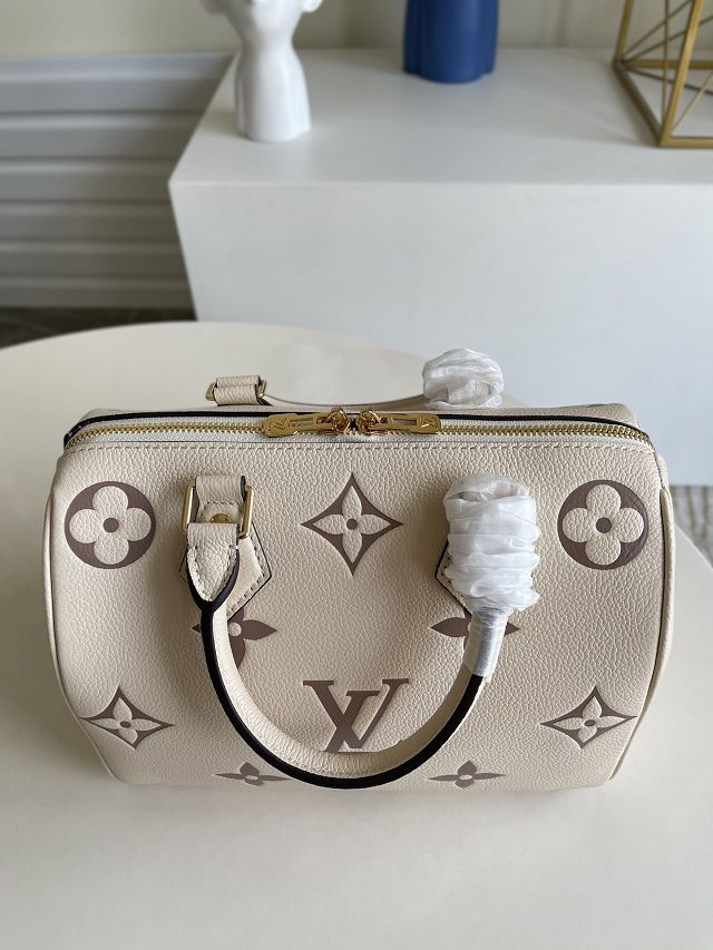 Louis vuitton original monogram calfskin speedy 25 M58947 white