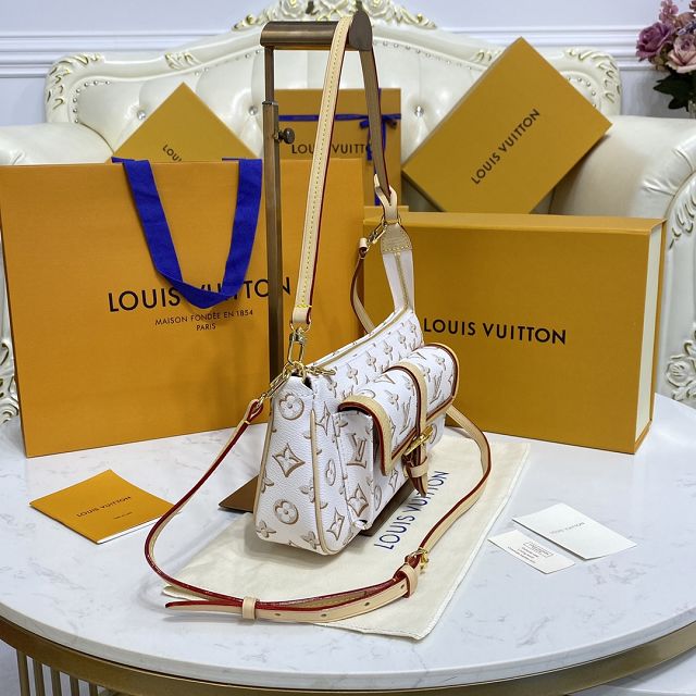 Louis vuitton original coated canvas maxi multi pochette M20920 white