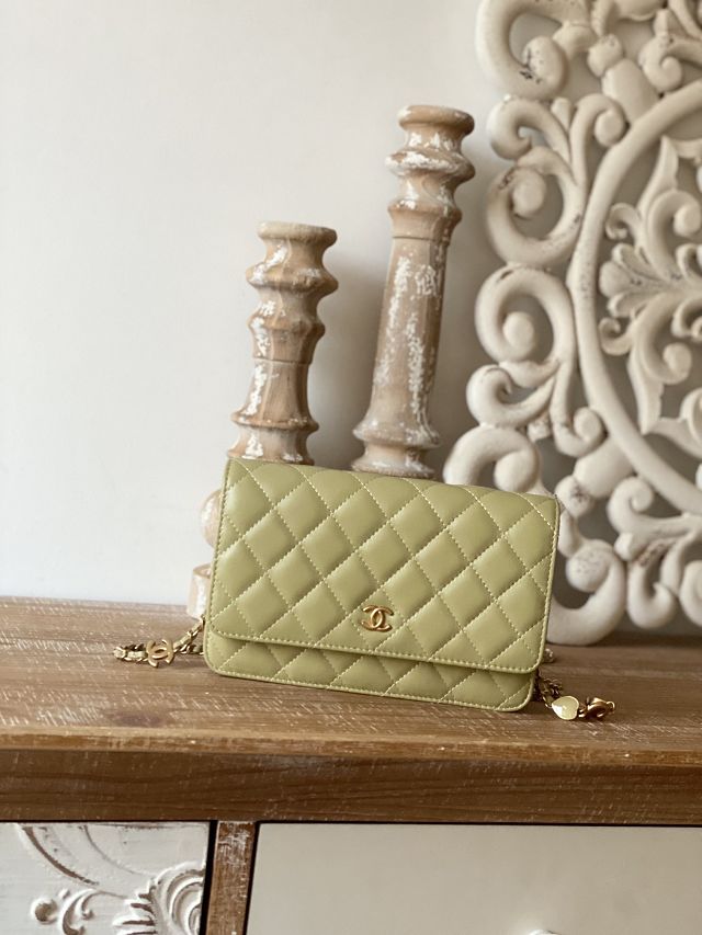 CC original lambskin wallet on chain AP3035 light green