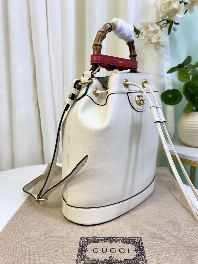 2023 GG original calfskin diana small bucket bag 724652 white