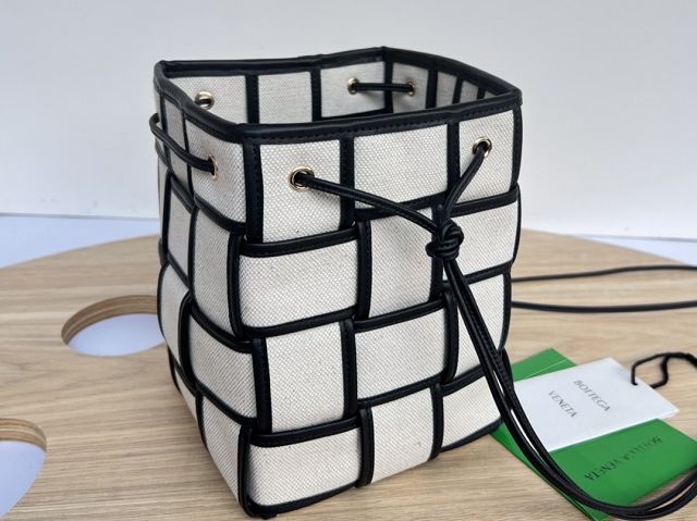 BV original canvas cassette bucket bag 680218 white&black