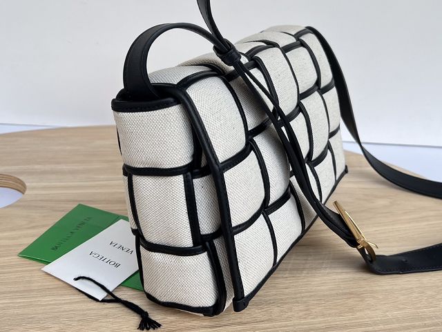 BV original canvas padded cassette bag 710210 white&black