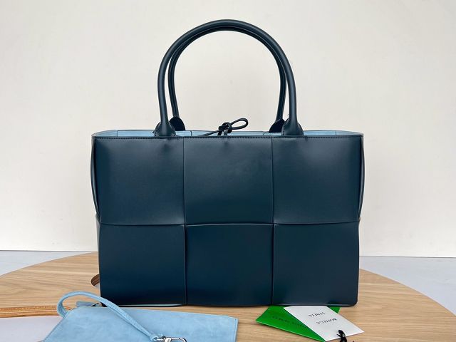 BV original lambskin medium arco tote bag 609175 deep blue