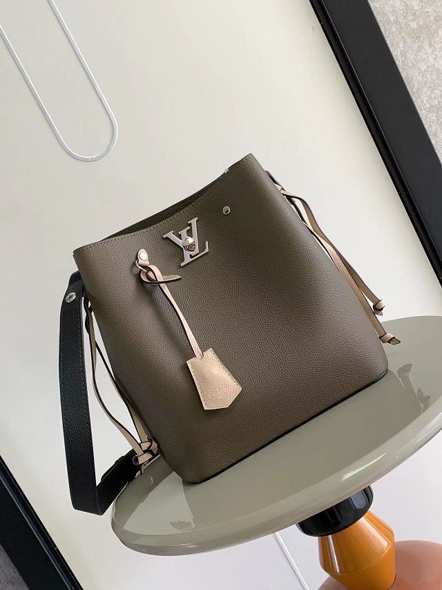 Louis vuitton original calfskin bucket bag M54677 khaki