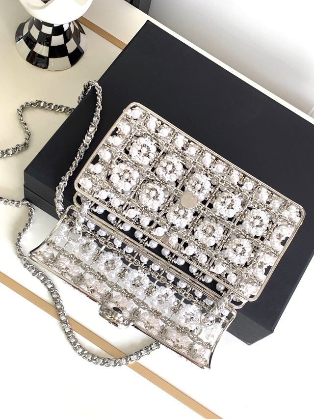 CC original metal&pearl evening bag AS4589 silver