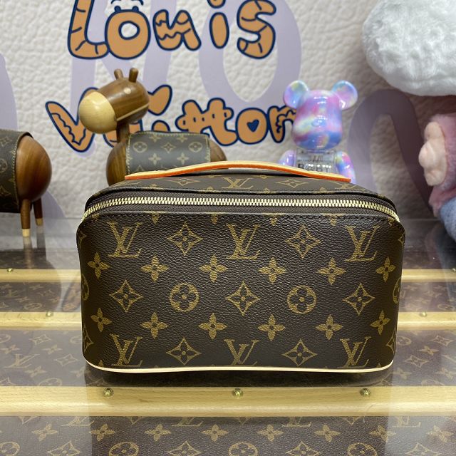 Louis vuitton original monogram canvas toiletry bag M11750