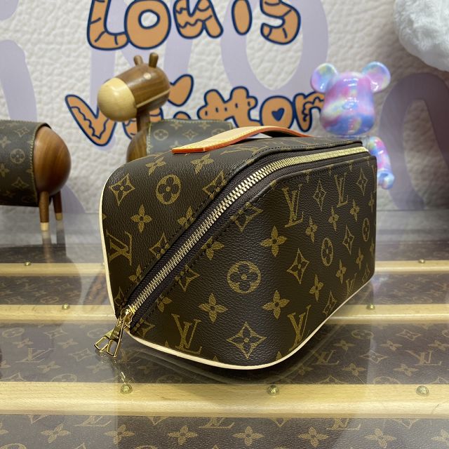 Louis vuitton original monogram canvas toiletry bag M11750