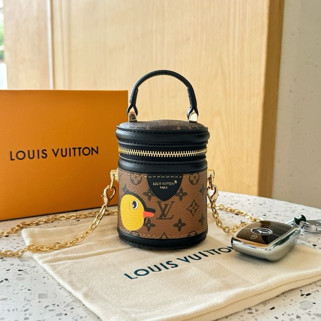 Louis vuitton original vanity bag charm M00817