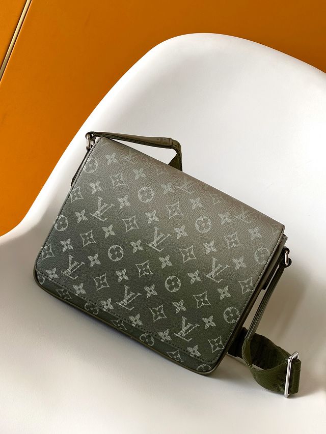 Louis vuitton original monogram canvas district messenger bag M11593 green