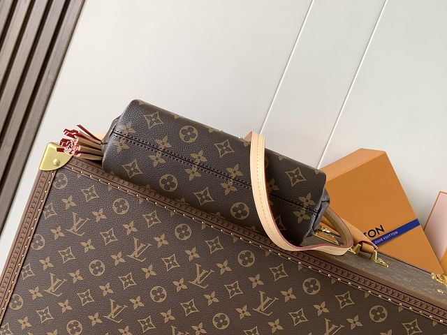 Louis vuitton original monogram canvas croisette handbag M41581