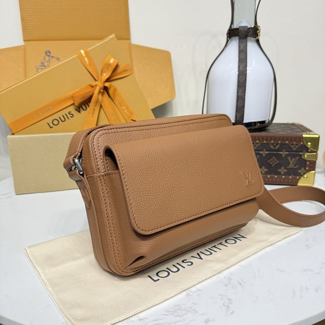 Louis vuitton original calfskin boarding messenger bag M25981 brown