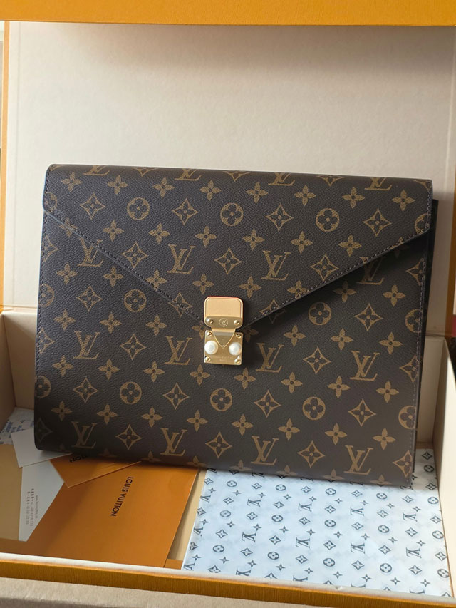 Louis vuitton monogram canvas mark folder GI0721
