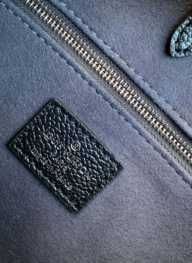 Louis vuitton original calfskin onthego pm handbag M26430 shimmery ink