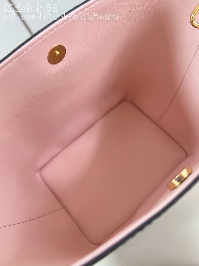 Louis vuitton original monogram canvas all in BB M26642