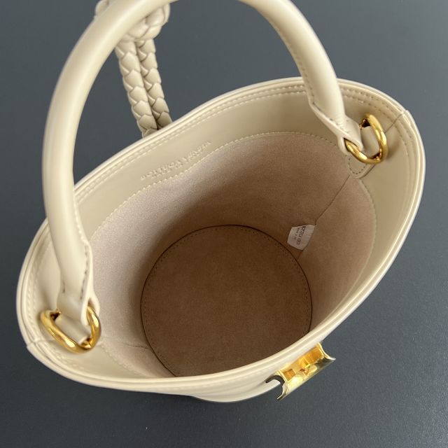BV original calfskin small liberta bucket bag 815244 ecru