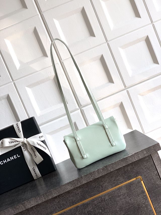 CC original grained calfskin clutch AP5068 green