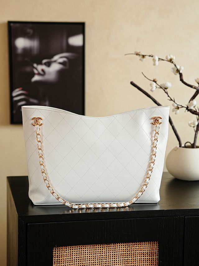 CC original lambskin medium shopping bag AS6240 white