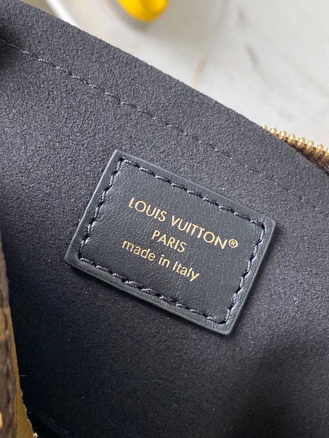 Louis vuitton original monogram reverse  locker dopp kit M29313