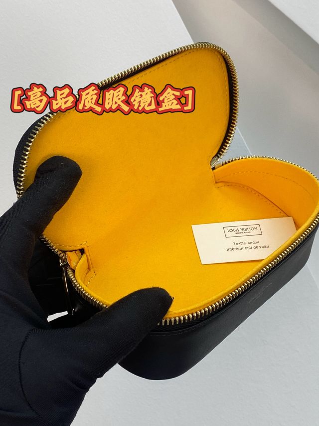 Louis vuitton original canvas sunglasses pouch GM GI0633