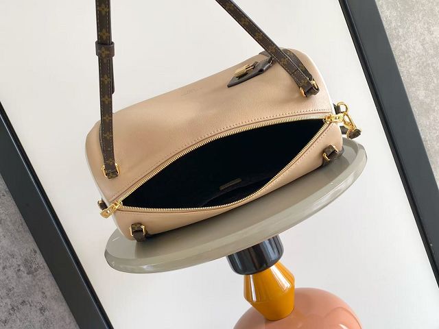 Louis vuitton original calfskin express travel MM M2A076 oat