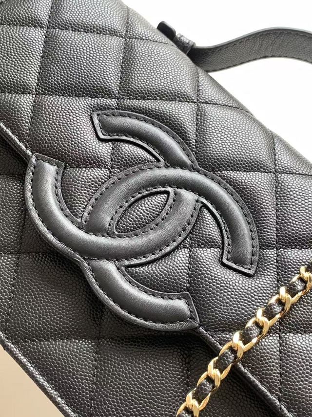 CC grained calfskin wallet on chain AP6554 black