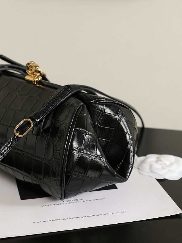 CC calfskin clutch with strap AP5360 black
