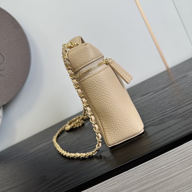CC grained calfskin large vanity with chain AP5347 beige