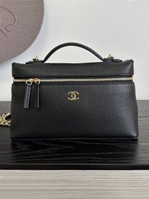 CC grained calfskin large vanity with chain AP5347 black