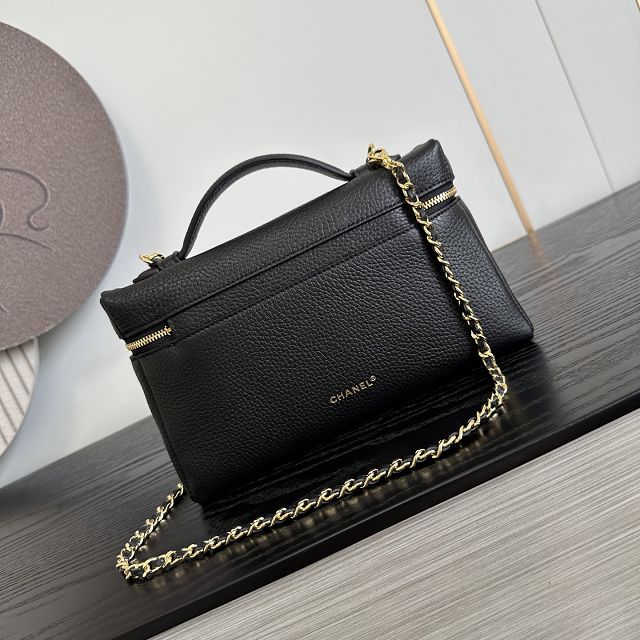 CC grained calfskin large vanity with chain AP5347 black