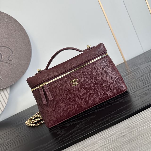 CC grained calfskin large vanity with chain AP5347 bordeaux
