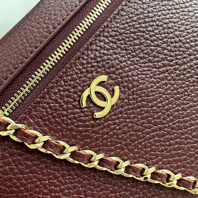 CC grained calfskin large vanity with chain AP5347 bordeaux