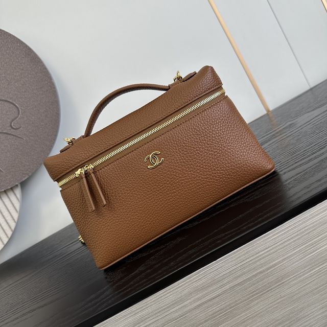 CC grained calfskin large vanity with chain AP5347 brown