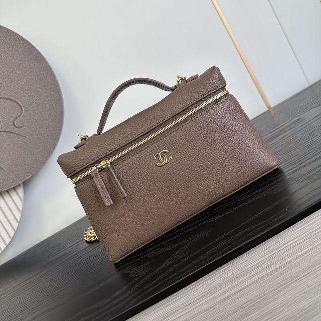 CC grained calfskin large vanity with chain AP5347 light brown