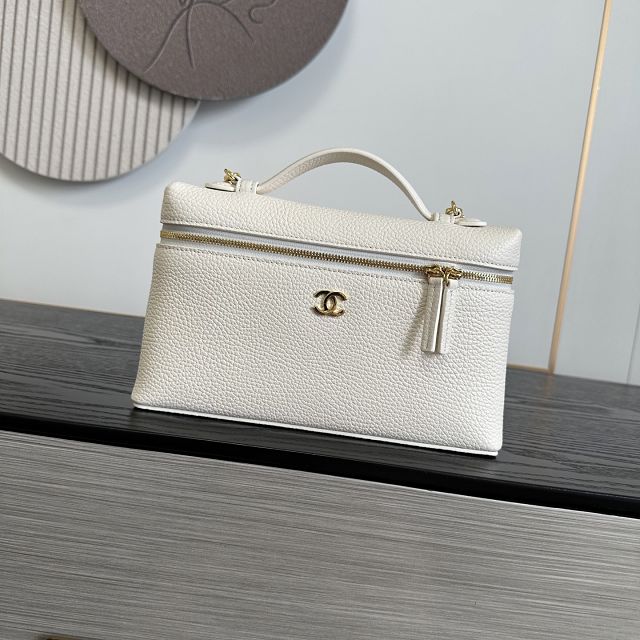CC grained calfskin large vanity with chain AP5347 white