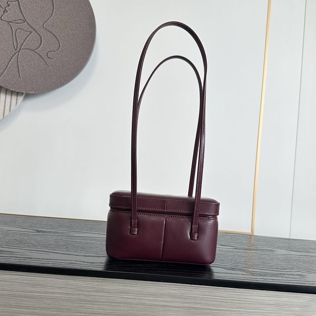 CC grained calfskin small vanity AP5067 bordeaux