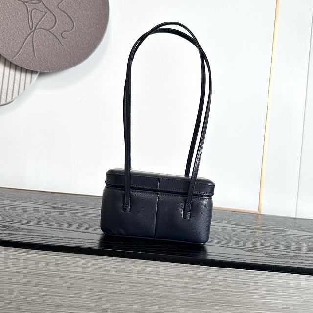 CC grained calfskin small vanity AP5067 dark blue
